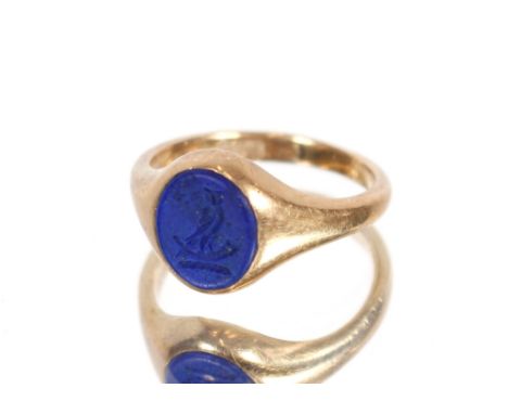 A 9ct gold and lapis lazuli set seal ring, approx. 3gms total weight