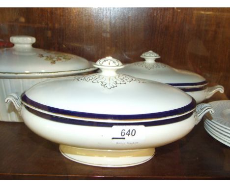 3 VEGETABLE TUREENS AND 6 SPODE PLATES 