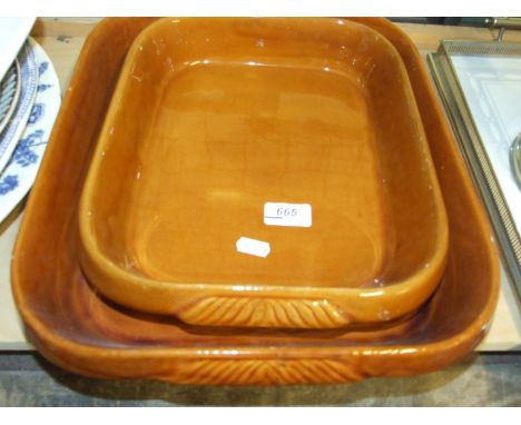 2 CERAMIC OVEN TRAYS