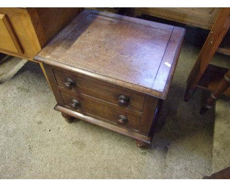 COMMODE STOOL
