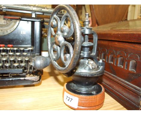 MANUAL COFFEE GRINDER 