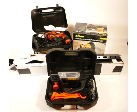 A Challenger MP4992 240v plane, a Challenge 730w 240v belt sander, a Triton 240v random orbital sander, a Challenge Xtreme po