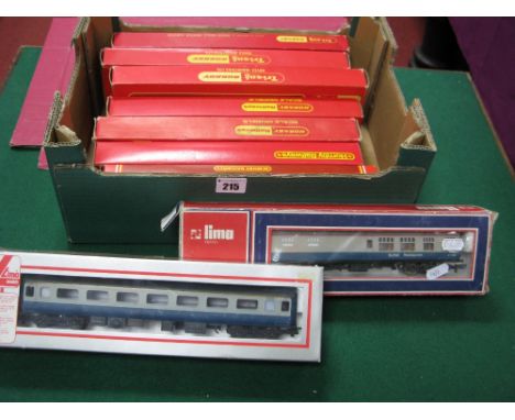 Nine "OO" Gauge/4mm Boxed Coaches, Hornby Inter City Ref No's R425, R724, R726 and R921, Triang BR blue/grey Ref No's R425, R