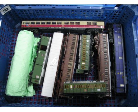 Nine "HO" Gauge Continental Outline Unboxed Coaches, Liliput "Reichsbahn" baggage car, Roco DB Railway "Speisewagen", three R
