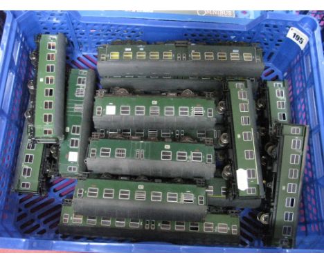 Fifteen "HO" Gauge Outline German Rolling Stock Coaches, by Roco, Fleischmann, DB green liveries and painted roofs noted, pla