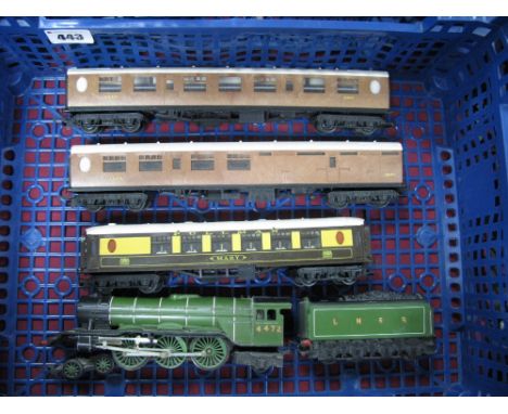 A Hornby "OO" Gauge 4-6-2 A3 Class Locomotive and Eight Wheeled Tender, R/No 4472, name plates missing  (Flying Scotsman), LN