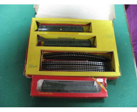 Tri-ang 'OO' Gauge/4mm Ref R524 Two Car "DMU" (Diesel Multiple Unit) - comprising M79079 Power Car, M79632 "Dummy" end unite,