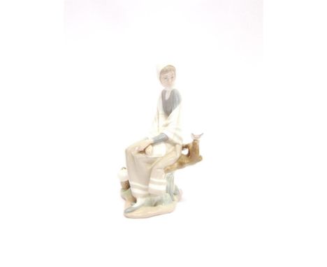 A LLADRO FIGURE GROUP 'NEW SHEPERDESS' no. 4576, stamped and impressed marks to base, 24cm high, boxed