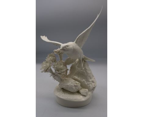 3 Royal Worcester blank porcelain figures of birds, one of which is a table lamp. 1 with damage (3)