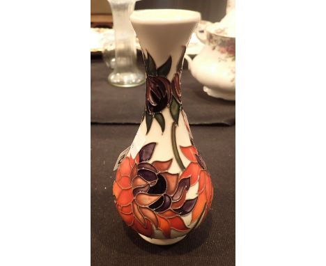 Moorcroft Ruby Red vase H: 14 cm