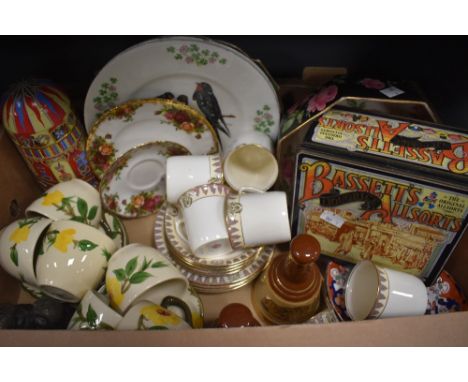 An assorted selection of items including a Royal Albert Old Country Roses plate and saucer, two vintage Royal Doulton display