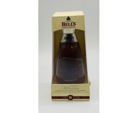 A boxed Bell's Extra Special "Millennium 2000" Scotch Whisky (40% Vol, 70cl)