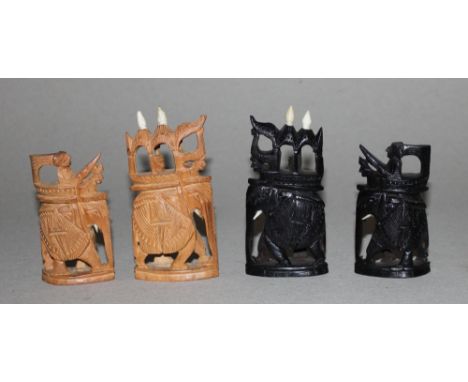 Asien. Indien. Schachfiguren aus Rosenholz. Die eine Partei in dunkelbraun (schwarz), die andere naturfarben. Indien, Produkt