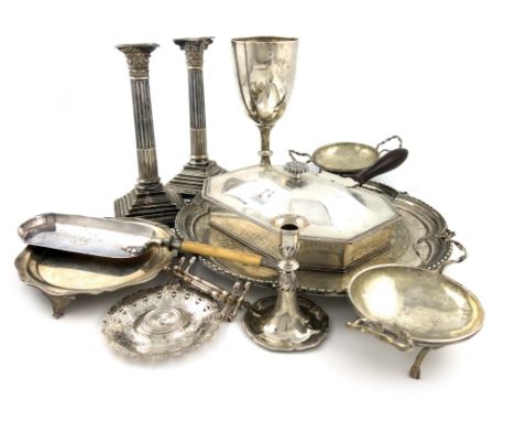 λA mixed lot, comprising silver items: a small waiter by Aldewinckle and Slater, London 1841, plain circular form, initialled