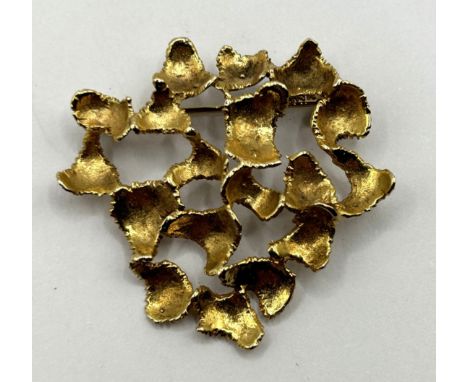 A modern 9ct gold brooch, 6.5 g