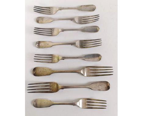 A set of eight Victorian silver fiddle pattern dessert forks, London 1843, 14 ozt