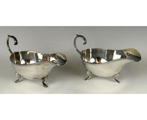 A pair of Geroge V silver sauce boats, Sheffield 1931, 10.3 ozt (2)