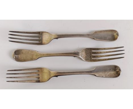 Three late George III silver fiddle pattern table forks, London 1819, 7.5 ozt