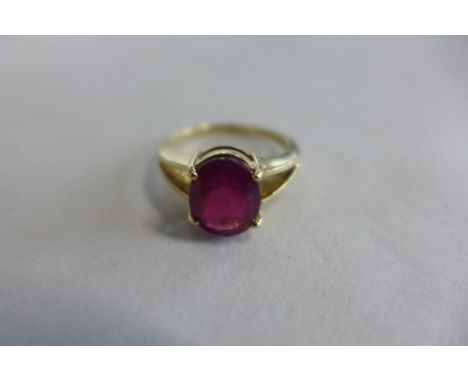 A 9ct gold ruby ring, size N, approx 3.8 grams, in good condition 