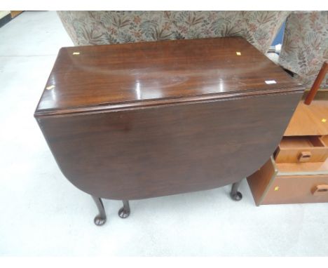 An early 20th Century mahogany gate leg table