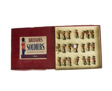 Britains post WW2 21 pce set 37 The Band of the Coldstream Guards, 1956 plastic drum version, restrung into original ROAN box