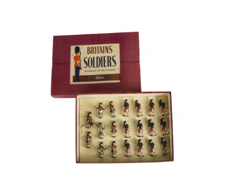 Britains post WW2 20pce set 9435 Band Highland Pipers The Black Watch, VG in VG box, minor graffiti to front label only, 