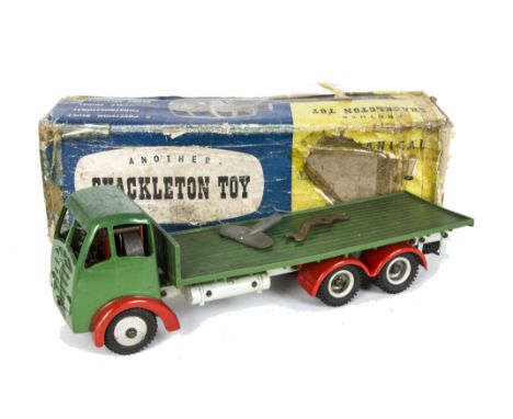 A Shackleton Foden Flatbed Lorry, in green with grey chassis and red wheel arches, with key and spanner, in original box, VG,