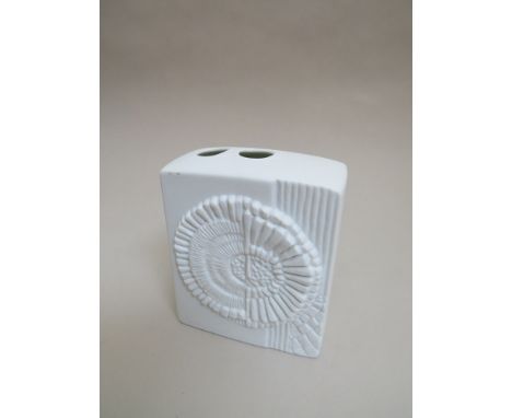 A Kaiser fossil vase in white matte 11cm high 