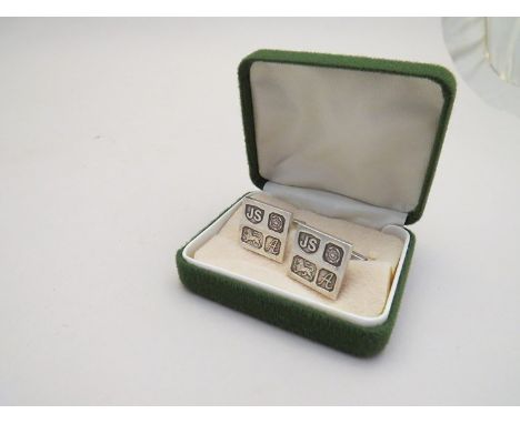 A 1975 Jack Spencer heavy silver gents pair of cufflinks with hallmark design 
