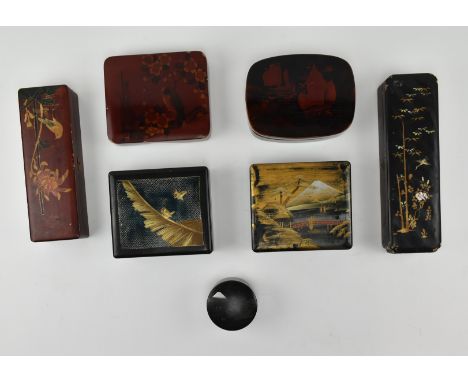 A collection of early 20th century and onwards Japanese lacquer trinket boxes, in shades of red and black. The lot to include