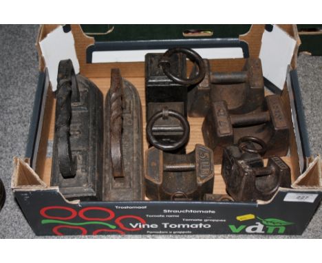 A BOX OF VINTAGE WEIGHTS