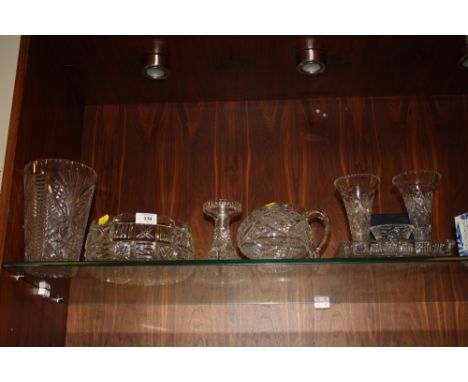 A COLLECTION OF CUT GLASS TO INCLUDE A SMALL LAMP, STUART CRYSTAL ETC (9)