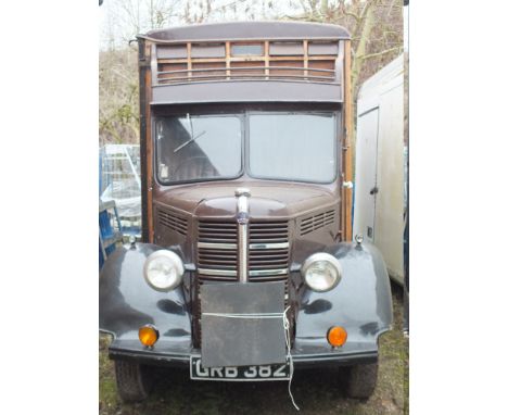 A VINTAGE BEDFORD 6 CYLINDER LORRY HORSE BOX 'GRB 382' CIRCA 1940, chassis number MLZ 3677, engine number KM4675 and KMO 1693