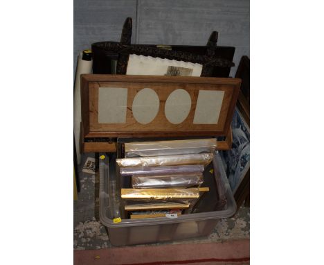 A QUANTITY OF VINTAGE AND MODERN PICTURE FRAMES TO INCLUDE A CARVED CROSS FRAME EXAMPLE