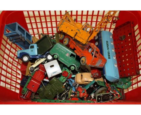A QUANTITY OF VINTAGE DIE CAST VEHICLES TO INCLUDE DINKY