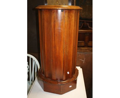 A VICTORIAN MAHOGANY MARBLE TOPPED PILLAR BOX COMMODE