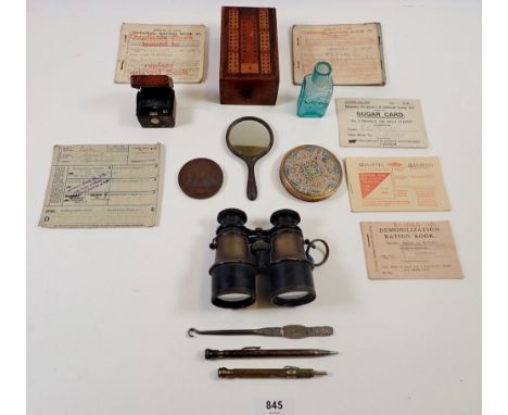 Various collectables including cribbage board and travelling vesta 