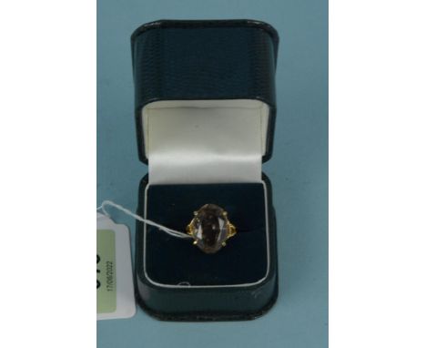 A smoky quartz set ring, stamped 750, size K 1/2, weight approx 5.5g