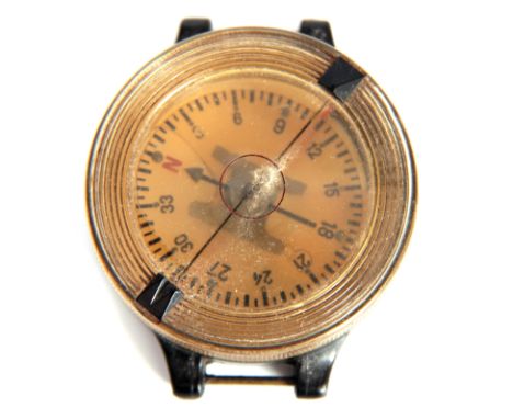 A WORLD WAR II GERMAN LUFTWAFFE PILOTS WRIST COMPASS - strap lacking 6cm diameter