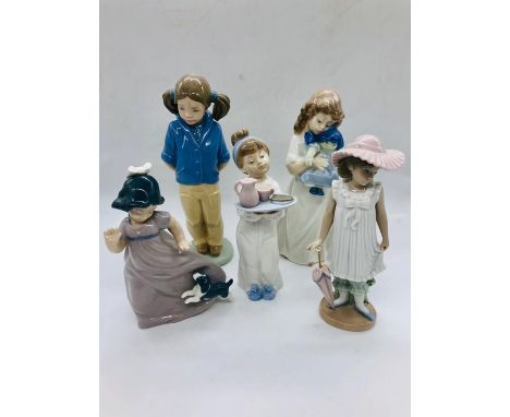 A selection of five Nao boxed figurines 