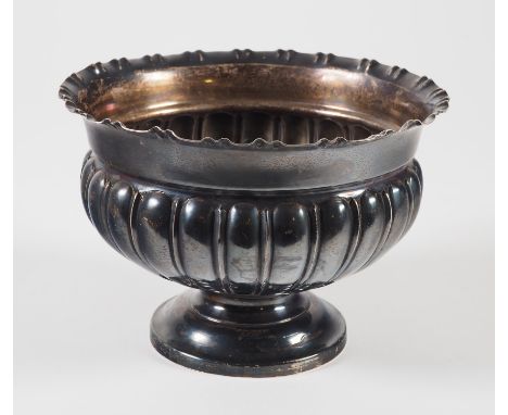 Obstschale Silber Chester um 1900  Obstschale aus Silber. Laut Stempel (Löwe, Wappen und Buchstabe R) Chester um 1900.Die Obs