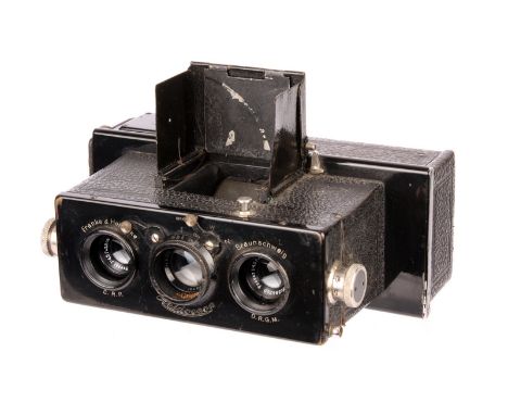 A Rollei Heidoscop Stereo Camera, serial no. 1603, 45x107mm, with Carl Zeiss Jena Tessar f/4.5 55mm lenses, serial nos. 58431