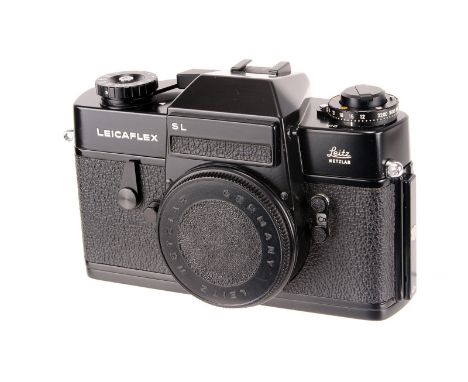 A Leicaflex SL SLR Body, black, serial no. 1242580, body, VG-E, shutter working, in maker’s box serial numbers on box and cam