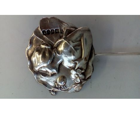 Art nouveau silver stick pin depicting a maiden. London hallmark, Robert Friedrich 