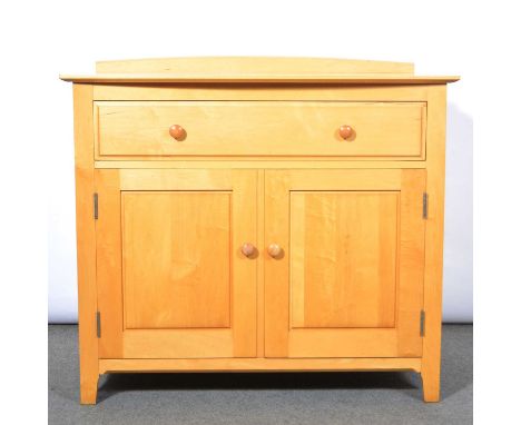 Modern Ercol beech small sideboard, slightly bowfront top, single drawer above a cupboard, width 99cm, depth 52cm, height 89c