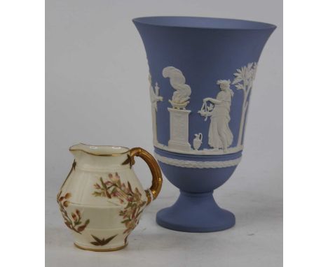 A Royal Worcester Old Ivory jug, shape No.1185; together with a Wedgwood jasperware vase, h.19cm 