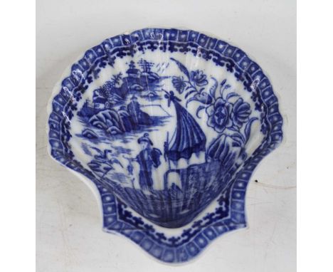 A late 18th century Caughley blue &amp; white porcelain pickle dish, underglaze decorated in the Chinese style with a figure 