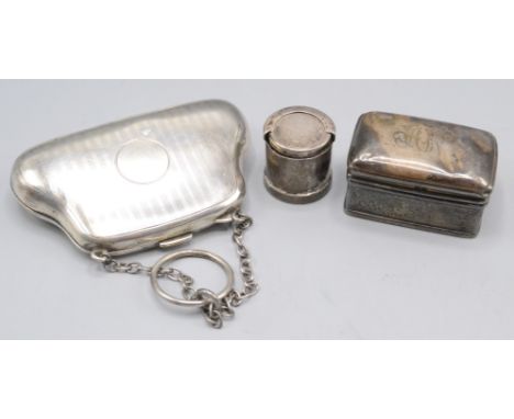 An Edwardian silver small jewel box fitted to hold three rings, Birmingham 1903, together with a George V engine turned leath