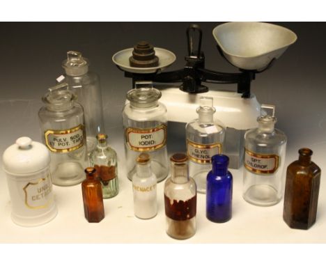 Apothecary Items - drug jars, including CLYC PHENOL, PULV. SOD. ET POT. TART., SPT. CHLOROF., etc; bottles, including Pulv. O
