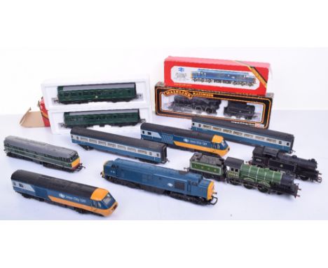 Selection of  00 Scale Model Railway Locomotives, Hornby Railways Boxed R.157 B.R. Diesel Power Coach & Trailer Coach, box ha